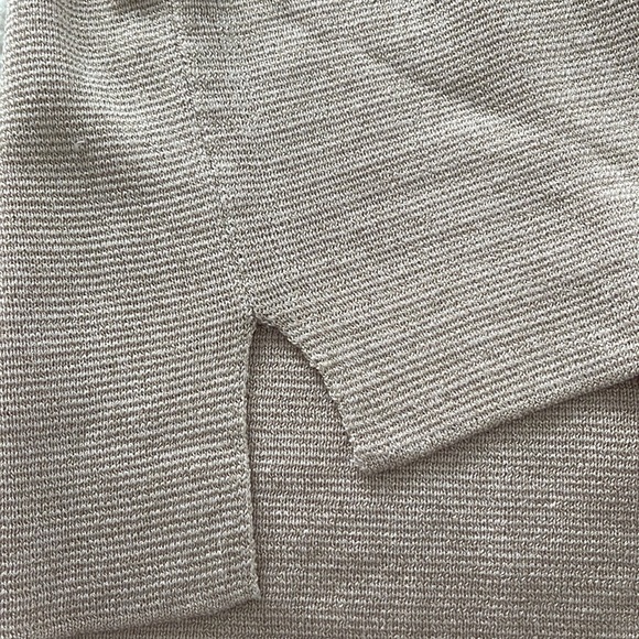 New, never used, banana republic metallic thread mock neck top - Picture 4 of 5